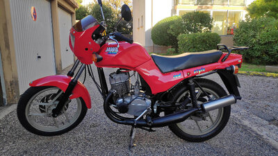 Ah le son de deux détentes avec silencieux, un peu comme une RD350 !