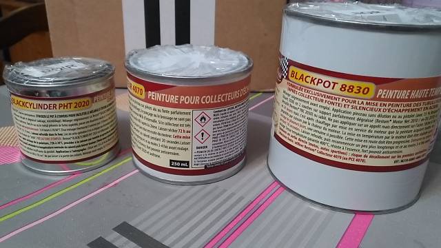 De la peinture pour les cylindres, un pour les collecteurs, et un pour les silencieux.