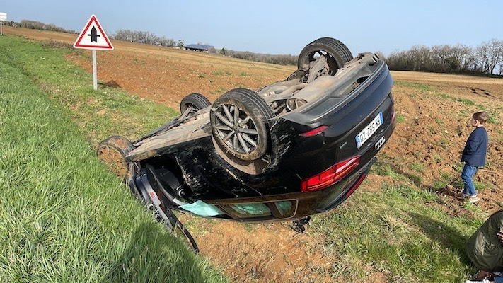 Audi sur le toit.jpg