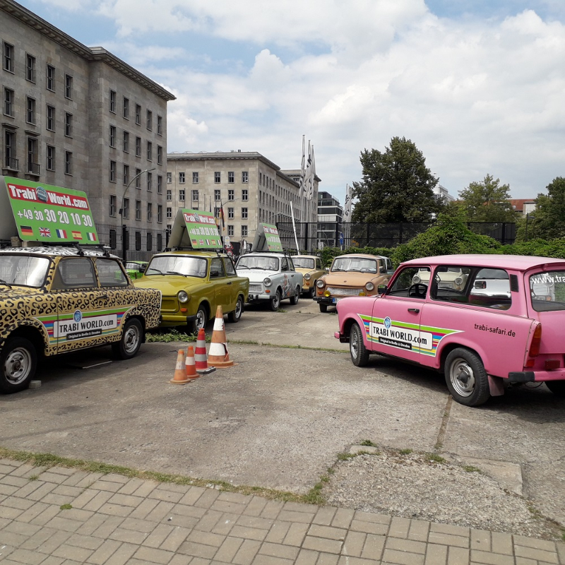 trabi.com berlin1.jpg